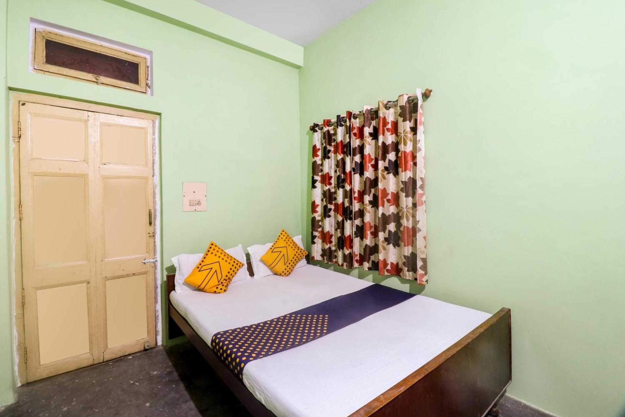 Spot On Mishra Guest House Βαρανάσι Εξωτερικό φωτογραφία