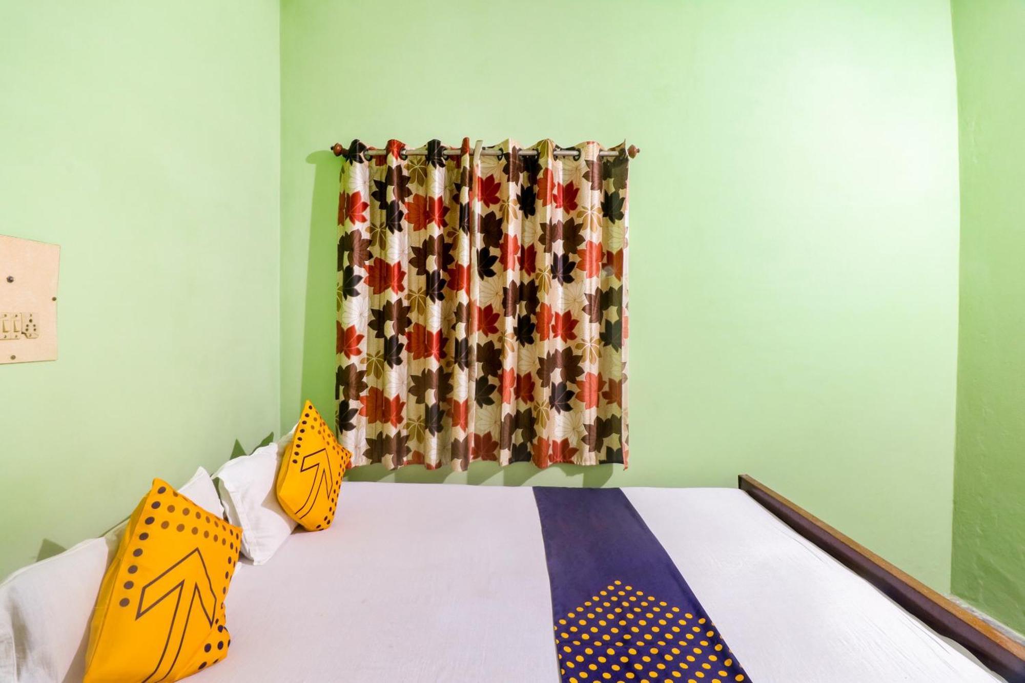 Spot On Mishra Guest House Βαρανάσι Εξωτερικό φωτογραφία